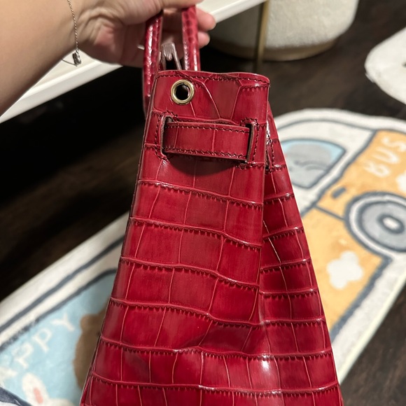 House of Hello:I am not Hermes - Picture 3 of 8